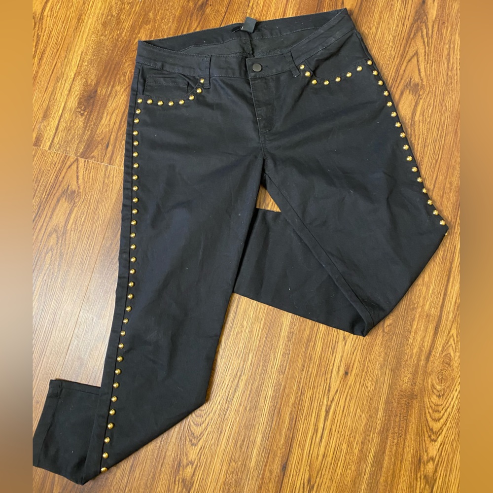 Forever 21 Black Skinny Jeans with Gold Stud Details Size 29